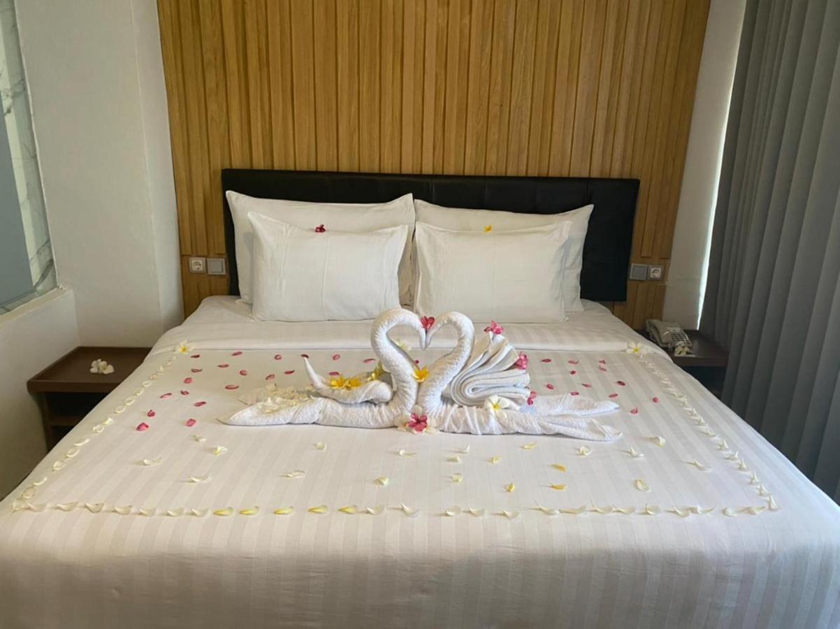 Raja Hotel Kuta Mandalika Resort & Convention Екстериор снимка