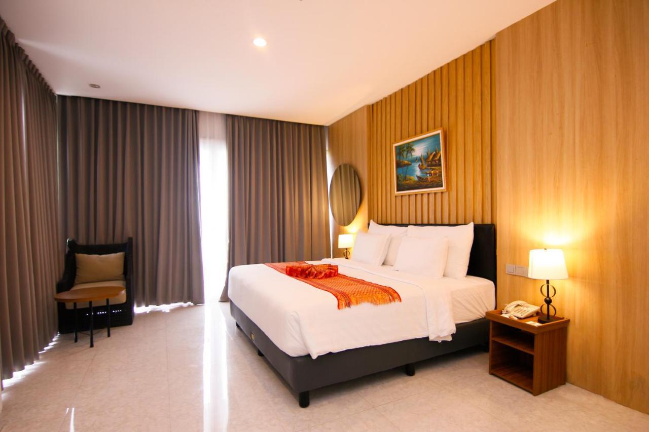 Raja Hotel Kuta Mandalika Resort & Convention Екстериор снимка
