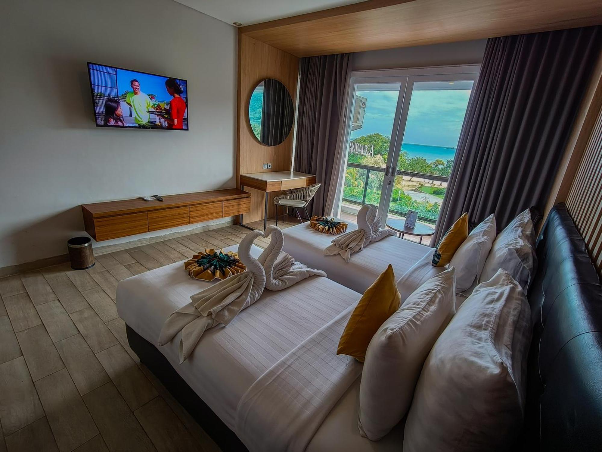 Raja Hotel Kuta Mandalika Resort & Convention Екстериор снимка