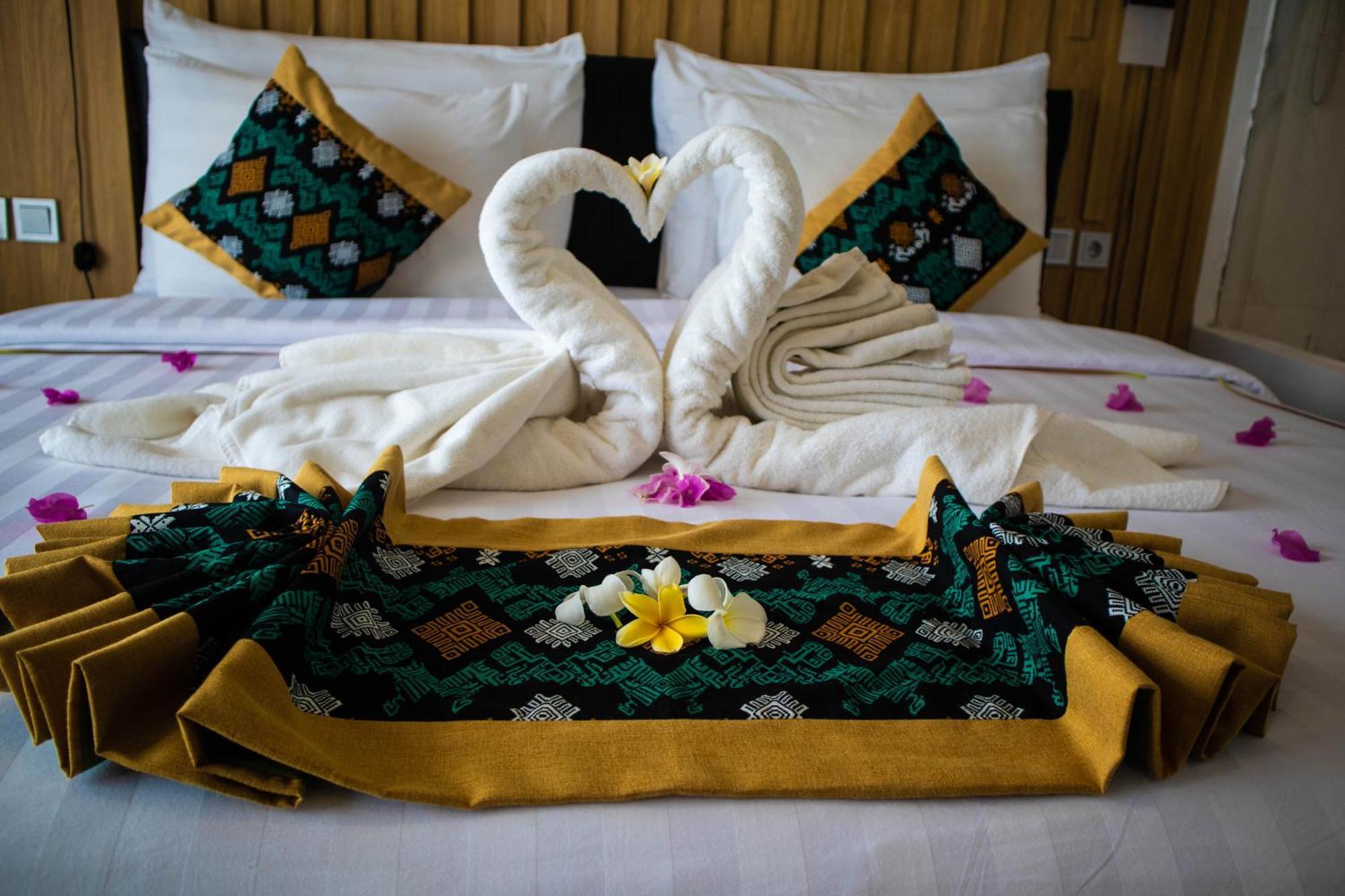 Raja Hotel Kuta Mandalika Resort & Convention Екстериор снимка