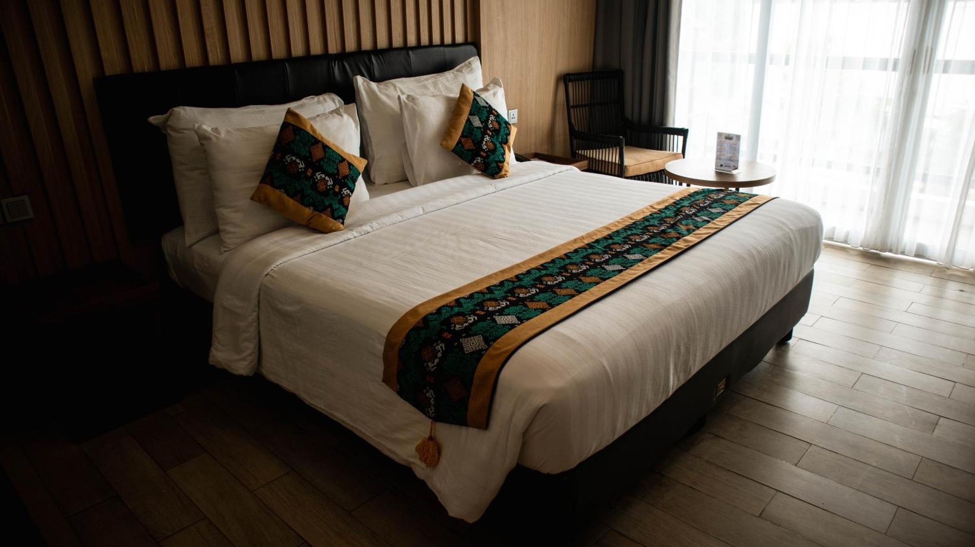 Raja Hotel Kuta Mandalika Resort & Convention Екстериор снимка