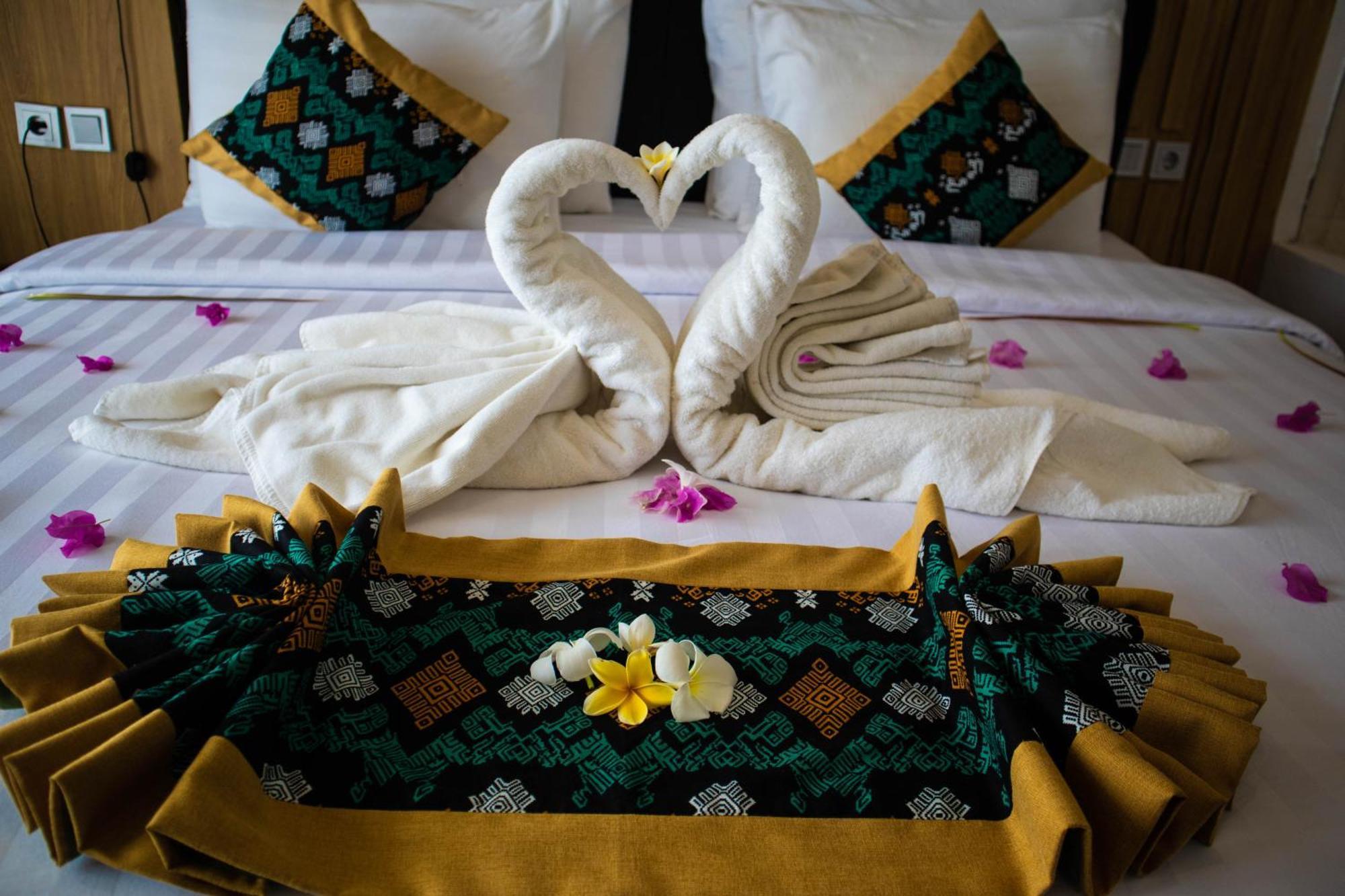Raja Hotel Kuta Mandalika Resort & Convention Екстериор снимка