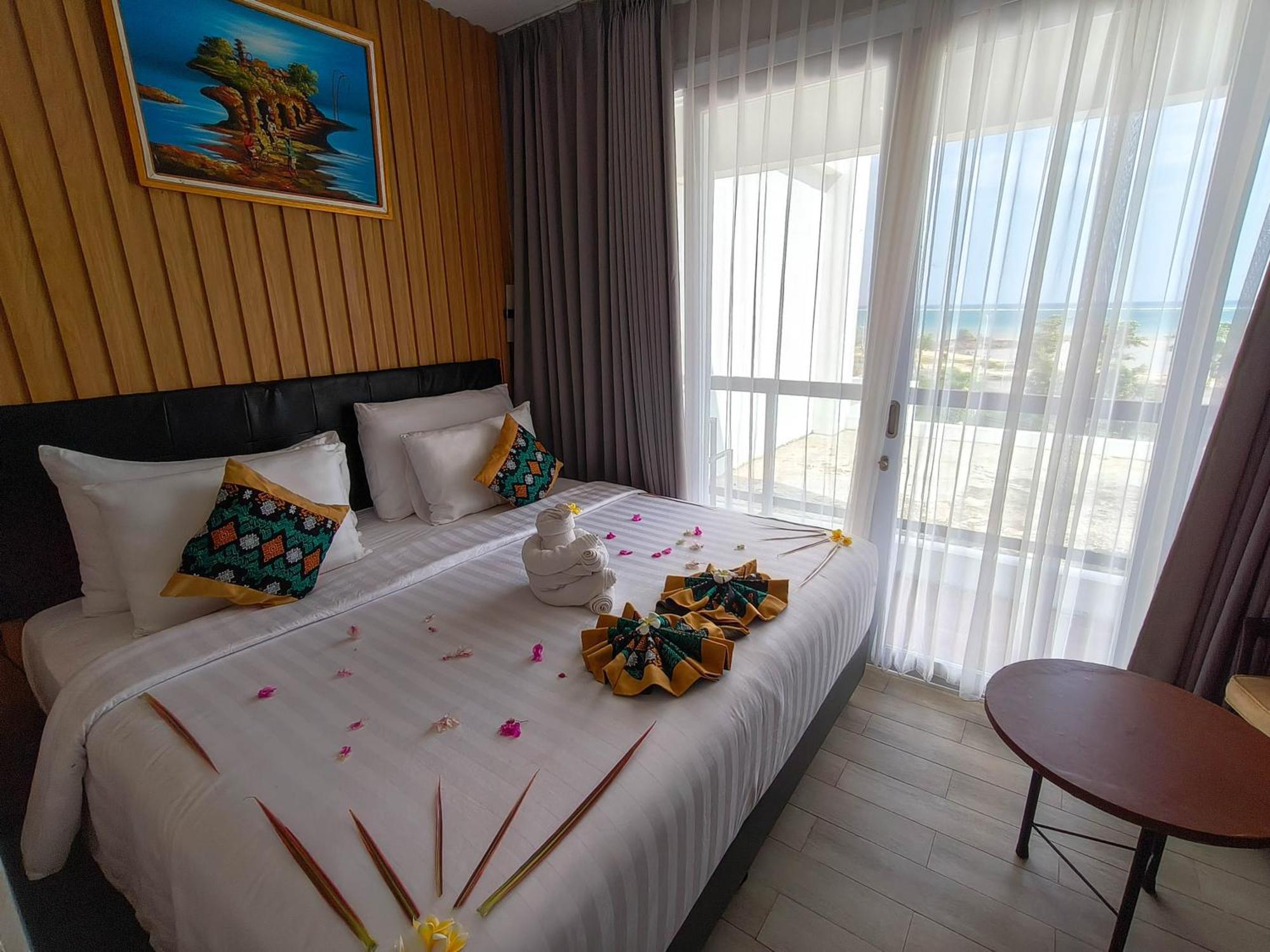 Raja Hotel Kuta Mandalika Resort & Convention Екстериор снимка