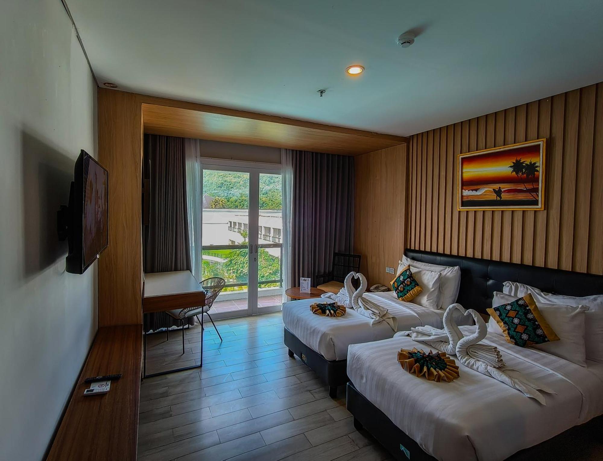Raja Hotel Kuta Mandalika Resort & Convention Екстериор снимка