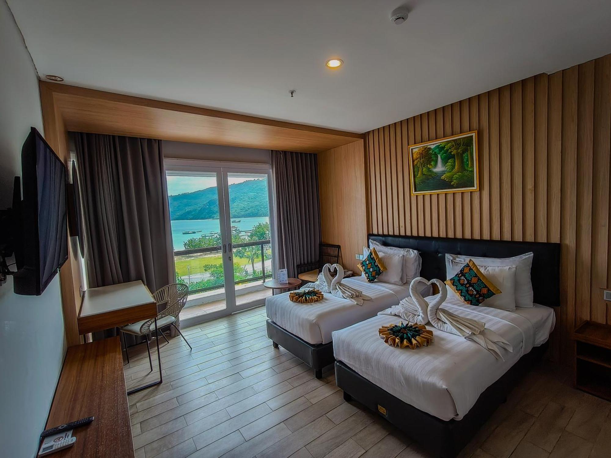 Raja Hotel Kuta Mandalika Resort & Convention Екстериор снимка