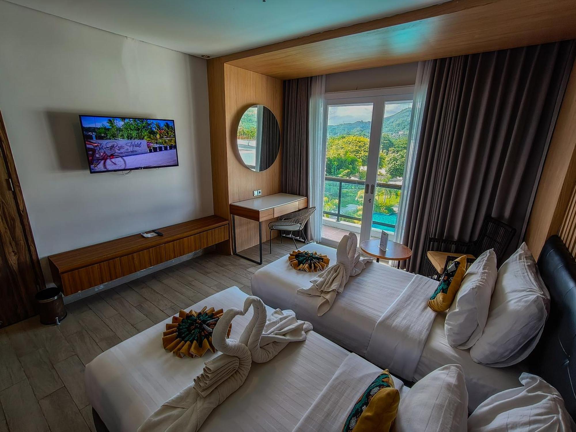 Raja Hotel Kuta Mandalika Resort & Convention Екстериор снимка