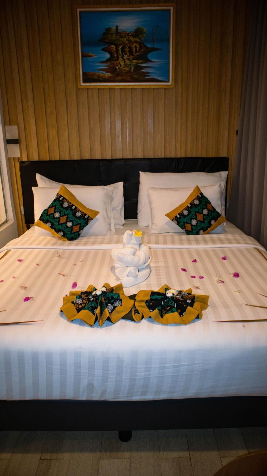 Raja Hotel Kuta Mandalika Resort & Convention Екстериор снимка