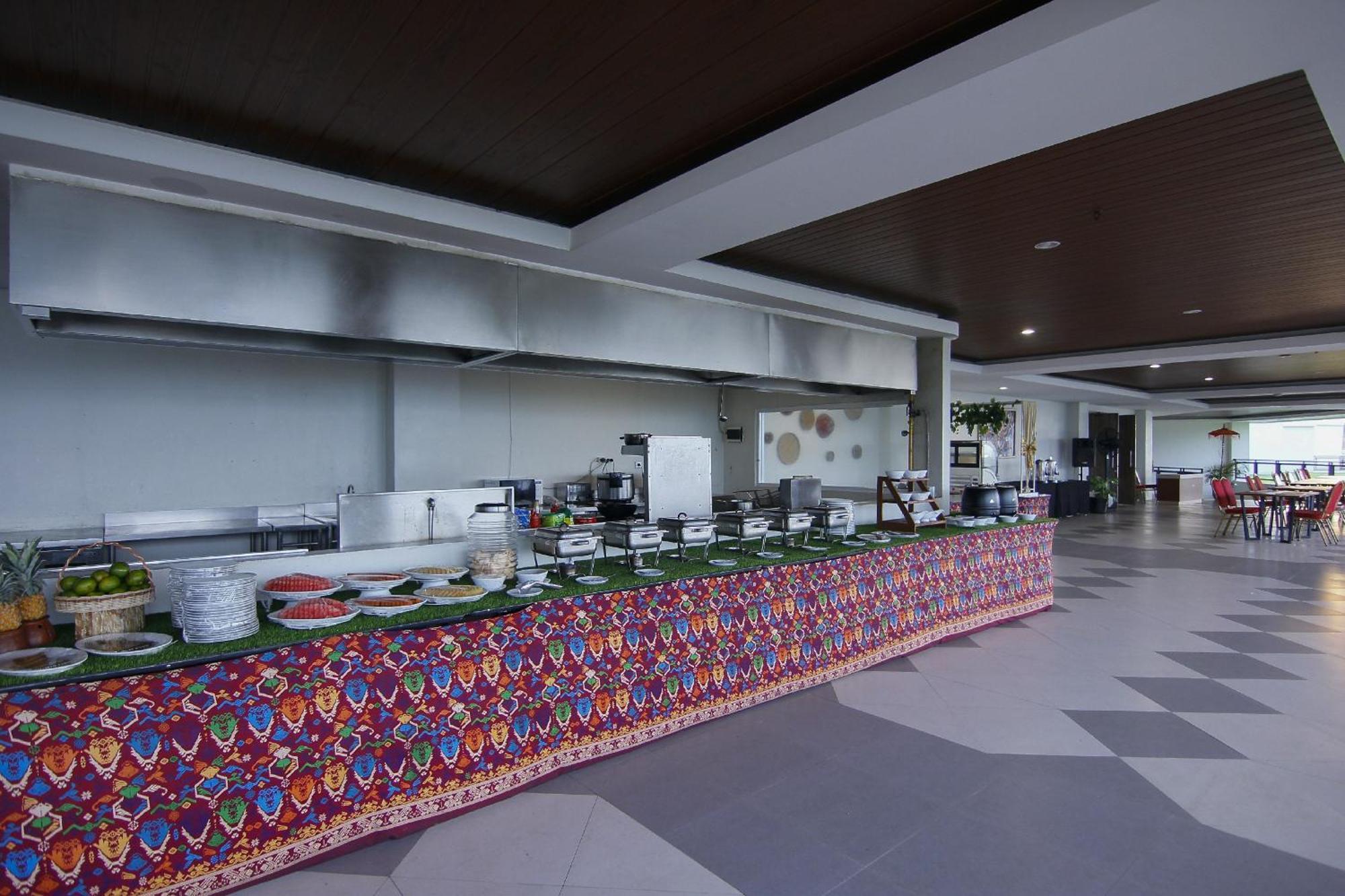 Raja Hotel Kuta Mandalika Resort & Convention Екстериор снимка